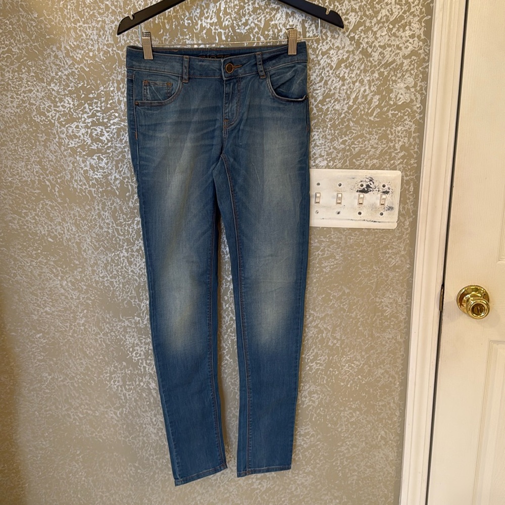Zara European size 34 skinny jeans like New equivalent to size 2 US